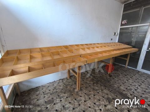 Məzmunlu taxta vitrin/raf masaları - Məhsul: Mağaza üçün bölməli — Gəncə