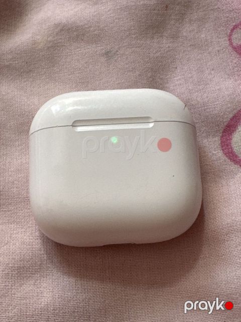 Apple airpods 4. Modelidir. Premium modeldir original deyil. İphoneye