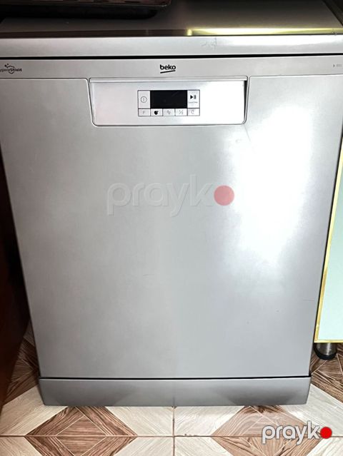 Beko qabyuyan maşın – paslanmayan polad gövdə, ön paneldə rəqəmsal — Bərdə
