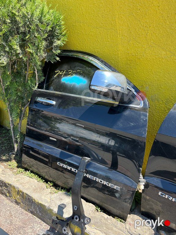 "Jeep Grand Cheroke 2012-2023" qapısı — Ehtiyat hissələri və aksesuarlar, Bakı