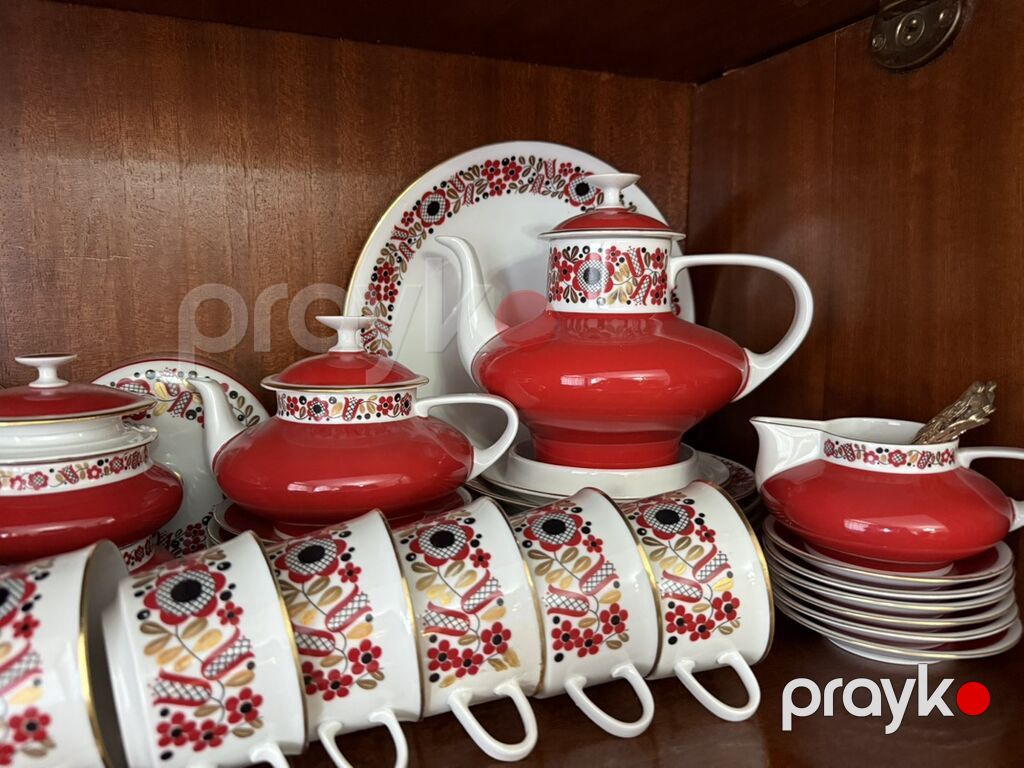 Çay dəsti, rəng - Qırmızı, Farfor, 12 nəfərlik, Almaniya — Süfrə qabı, Digah (2)