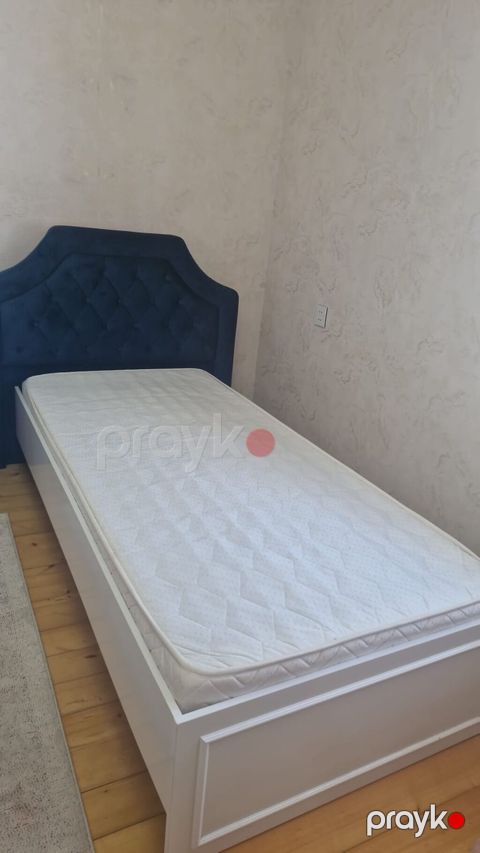 Tek kravat. 350azn Madeyradan alinib 650azn. matras var ünvan — Mehdiabad