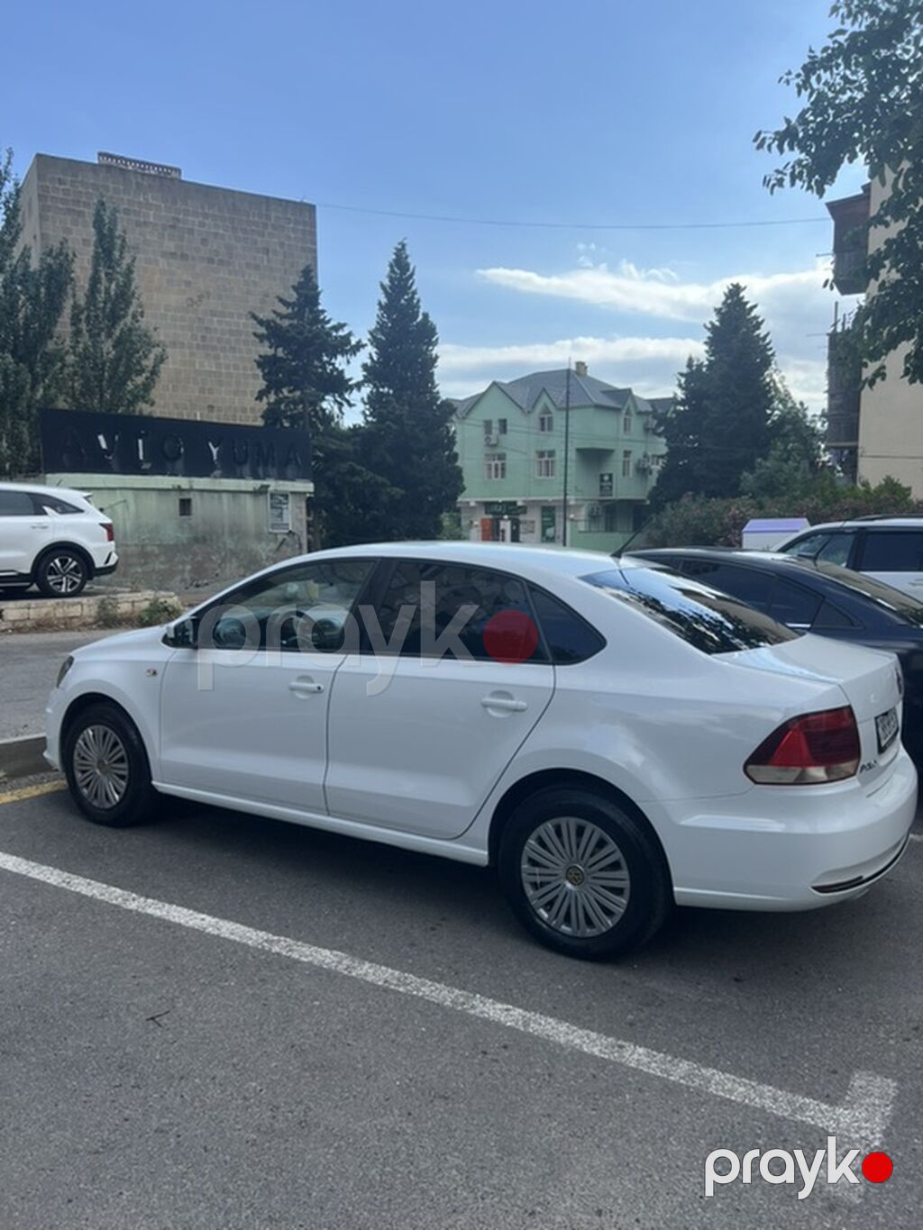 Volkswagen Polo sedan – ağ rəng, 4 qapı, AZ nömrə nişanlı. Əsas — Avtomobillər, Bakı (5)