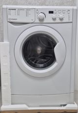 Indesit önyükləməli paltaryuyan maşın - Yük həcmi: 6 kq - İdarəetmə — Стиральные машины