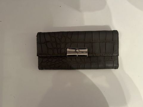Krokodil naxışlı, tünd boz rəngdə qadın pul kisəsi. - Material: süni — Geyim aksesuarları