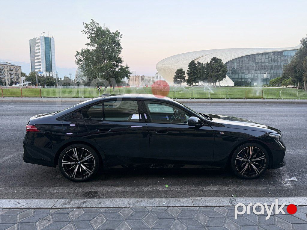 BMW 530e, 2.0 L, 19.4 kWh, 2025 il, 8 000 km — Avtomobillər, Bakı (5)
