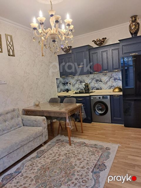 Mehemmedi de 2 otaqli bina evi kiraye verilir temir esyalidir