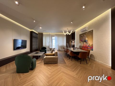 Satılır 6 otaqlı yeni tikili 440 m² — Bakı