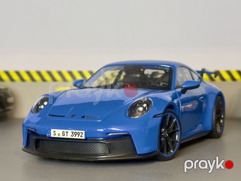 Porsche 911 Maisto 1/18 modeli — Bakı
