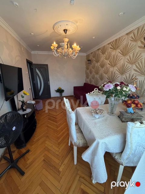 Satılır 3 otaqlı köhnə tikili 85 m² — Bakı