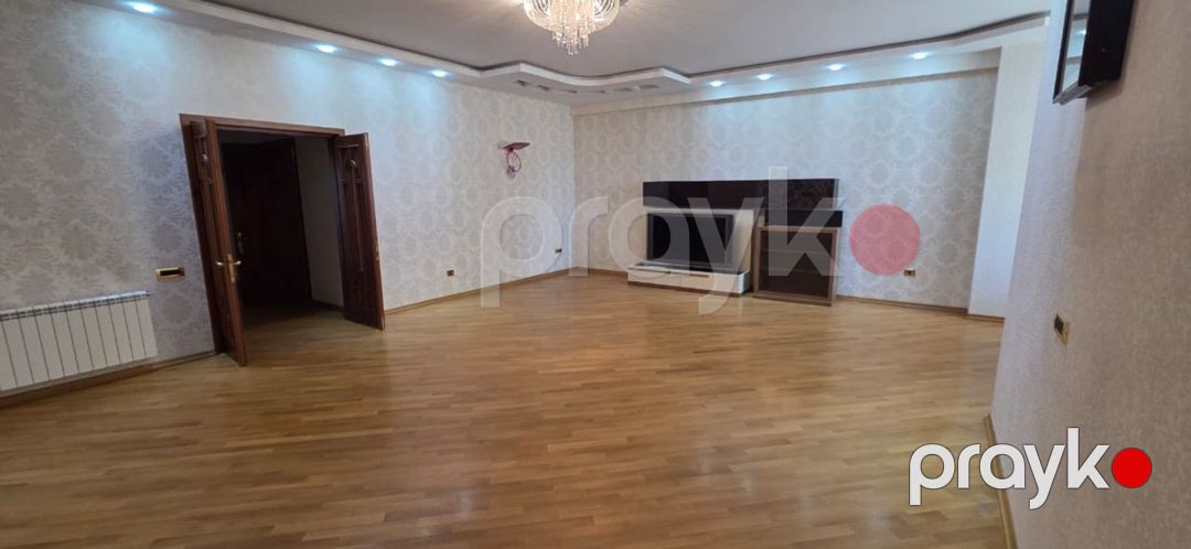 Satılır 4 otaqlı yeni tikili 200 m² — Mənzil, Bakı (2)