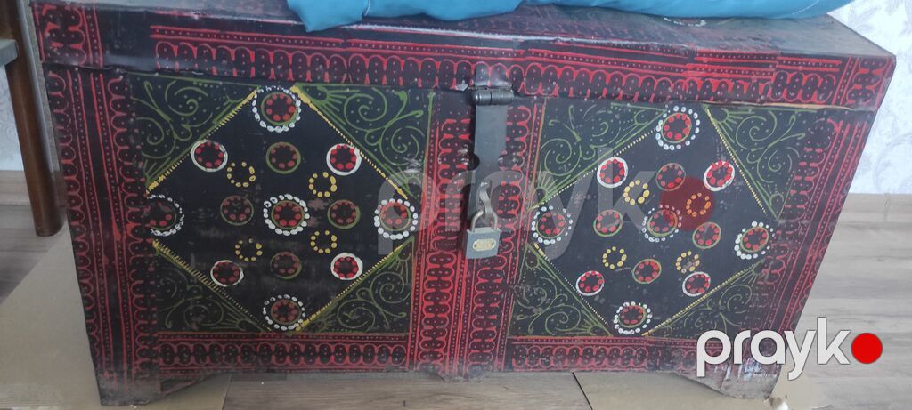 Rəngarəng naxışlarla bəzədilmiş taxta sandıq - Material: bərk taxta — Pul qutusunun və şkatulyalar, Bakı