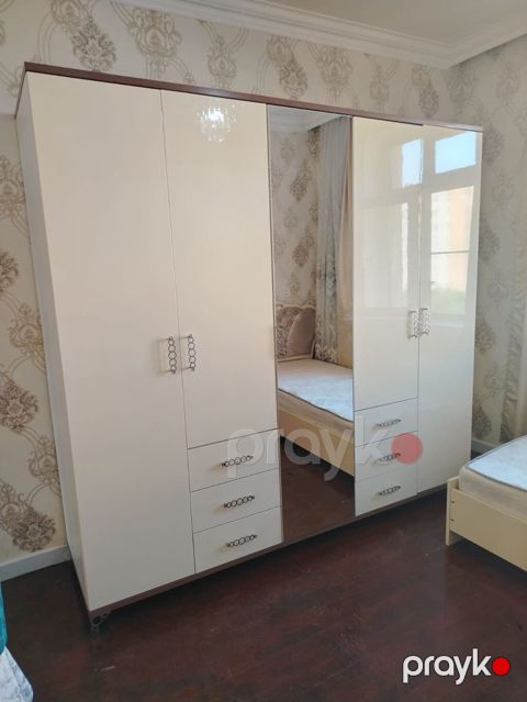 5 qapılı dolab satılır 350₼. Fabrik istehsalı. Qapılar — Bakı