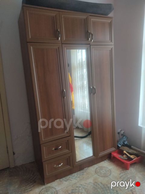 *Roya*. Kod 4141 Tek Dolab satilir Ela veziyyetdedir Qiymet — Bakı