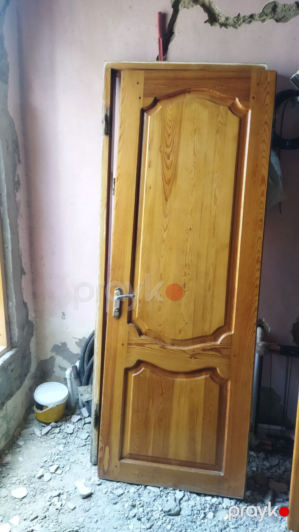 Məhsul: Taxta daxili qapılar (2 ədəd) Təsvir: - Material: Tam ağac — Pəncərələr, qapılar, balkonlar, Masazır (2)