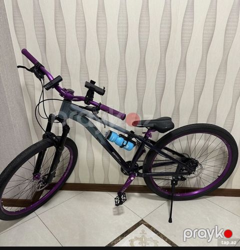 Dağ/enduro tipli velosiped - Geniş, yolsuzluğa uyğun təkərlər — Bakı