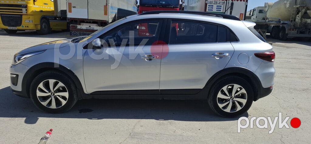 Kia Rio X-Line, gümüşü rəng, şəhər-krossover üslubunda hatchback — Avtomobillər, Bakı (4)
