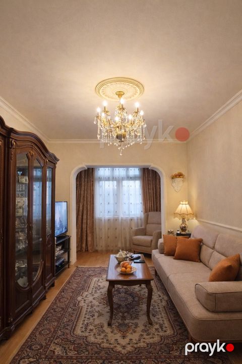 Satılır 3 otaqlı köhnə tikili 82 m² — Bakı