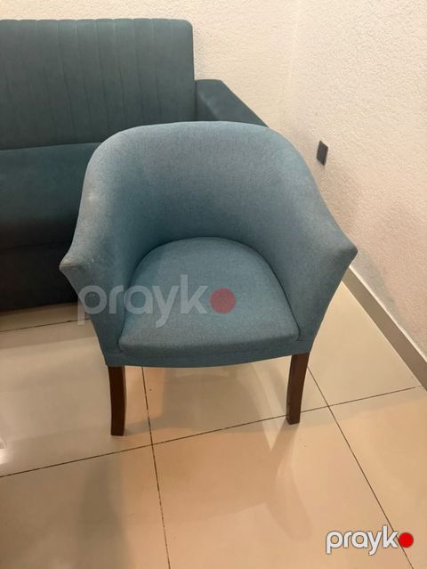 Mavi rəngli yumşaq oturacaqlı klub kreslosu 15 ədəd var stulun 1 ədədi — Bakı