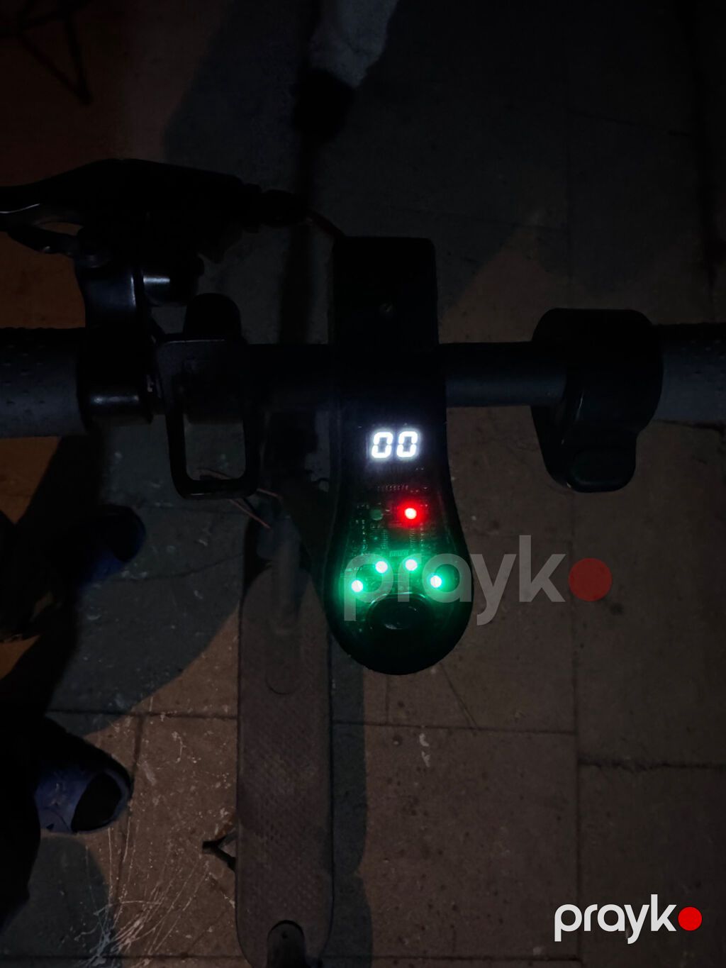 Skuter işlek vezyetdedir arxa kamer deşilib Pul ehtiyac oldugunan — Avto, Bakı