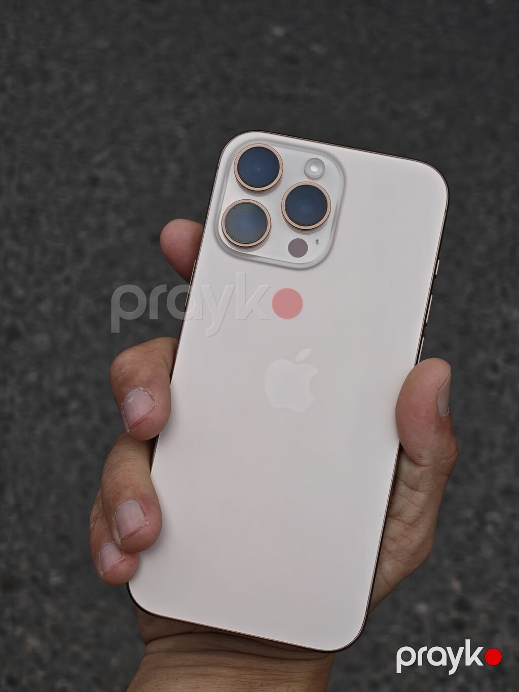 IPhone 16 Pro, Desert Titanium, Simsiz şarj — Apple iPhone, Gəncə (2)