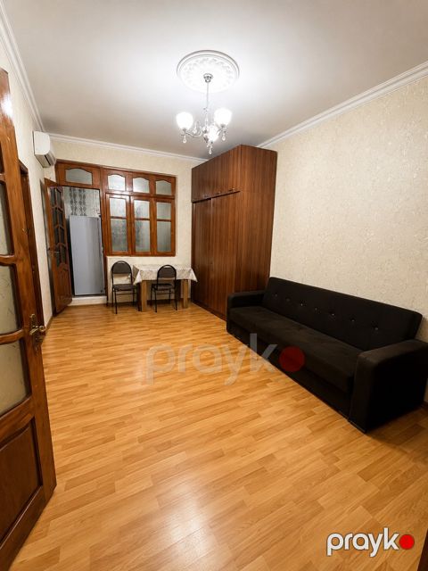 Satılır 2 otaqlı köhnə tikili 45 m² — Bakı