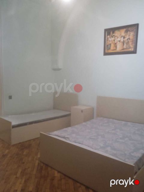 İcarəyə verilir 2 otaqlı köhnə tikili 65 m² — Bakı