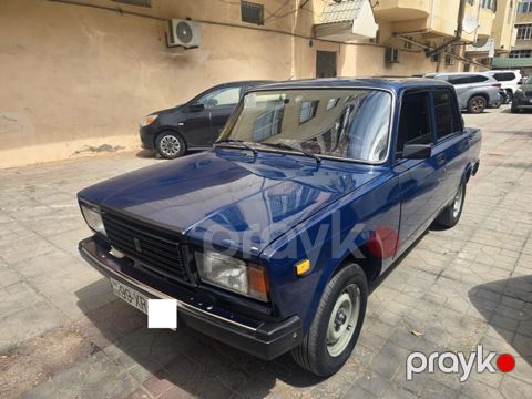 Model: Lada Riva (VAZ 2107) Kuzov: sedan, 4 qapılı Rəng: tünd göy — Lerik