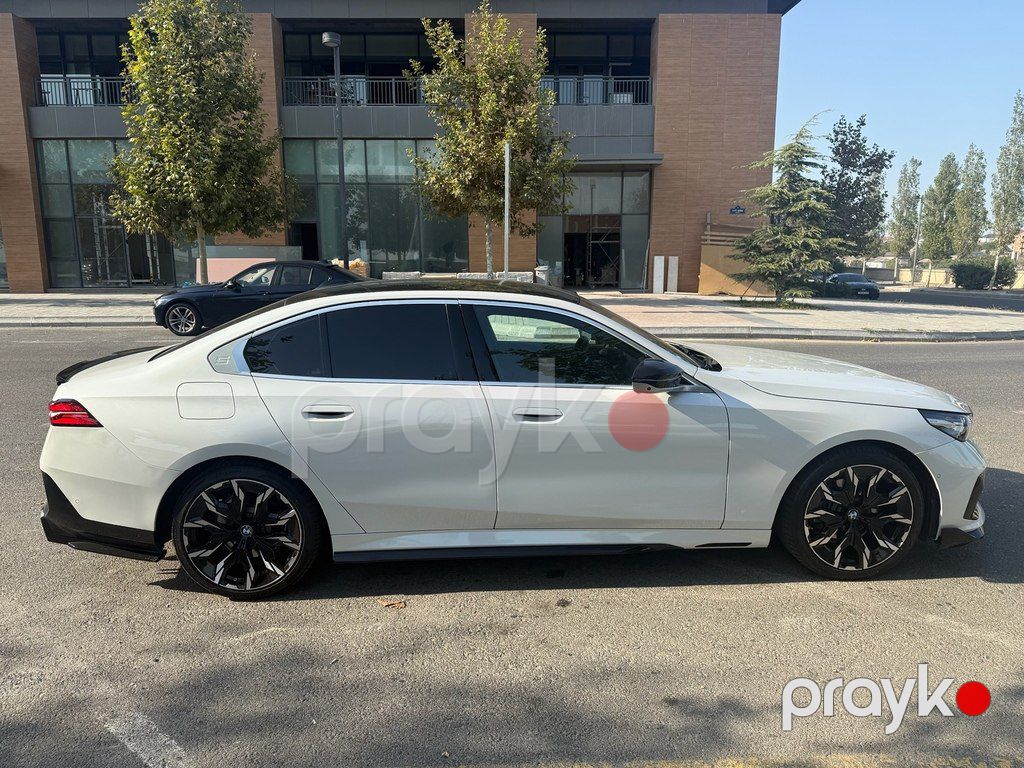 BMW 520, 2.0 L, 2023 il, 37 000 km — Avtomobillər, Bakı (4)