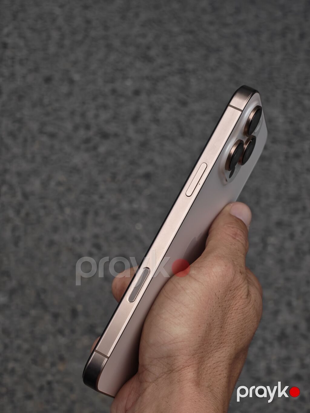 IPhone 16 Pro, Desert Titanium, Simsiz şarj — Apple iPhone, Gəncə (3)