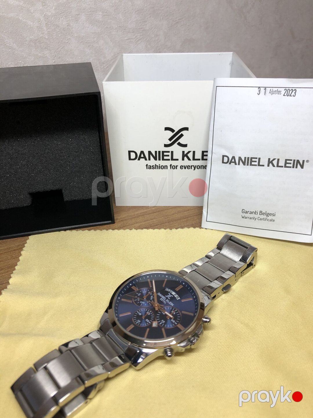 Daniel Klein qol saatı — Şəxsi əşyalar, Bakı (3)