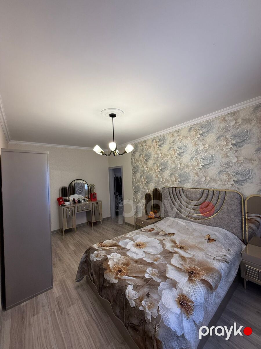 Satılır 4 otaqlı köhnə tikili 110 m² — Mənzil, Bakı (3)