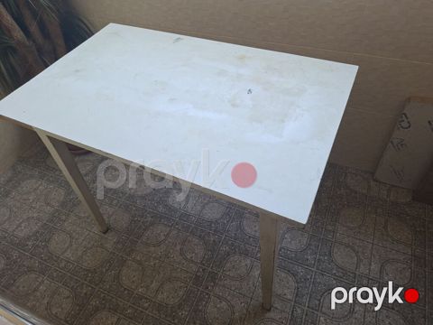 Təmiz taxdadi yaxşı veziyətdedir Ölçusu 0.90×0.55 Hundurlüyü 75sm — Bakı