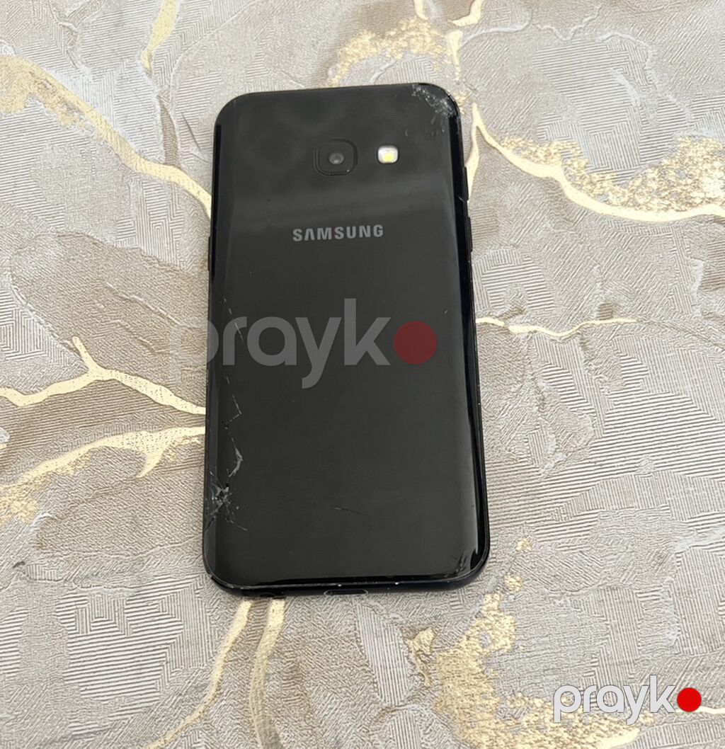 Samsung Galaxy A3 2017, 16 GB, rəng - Qara — Samsung, Bakı (2)
