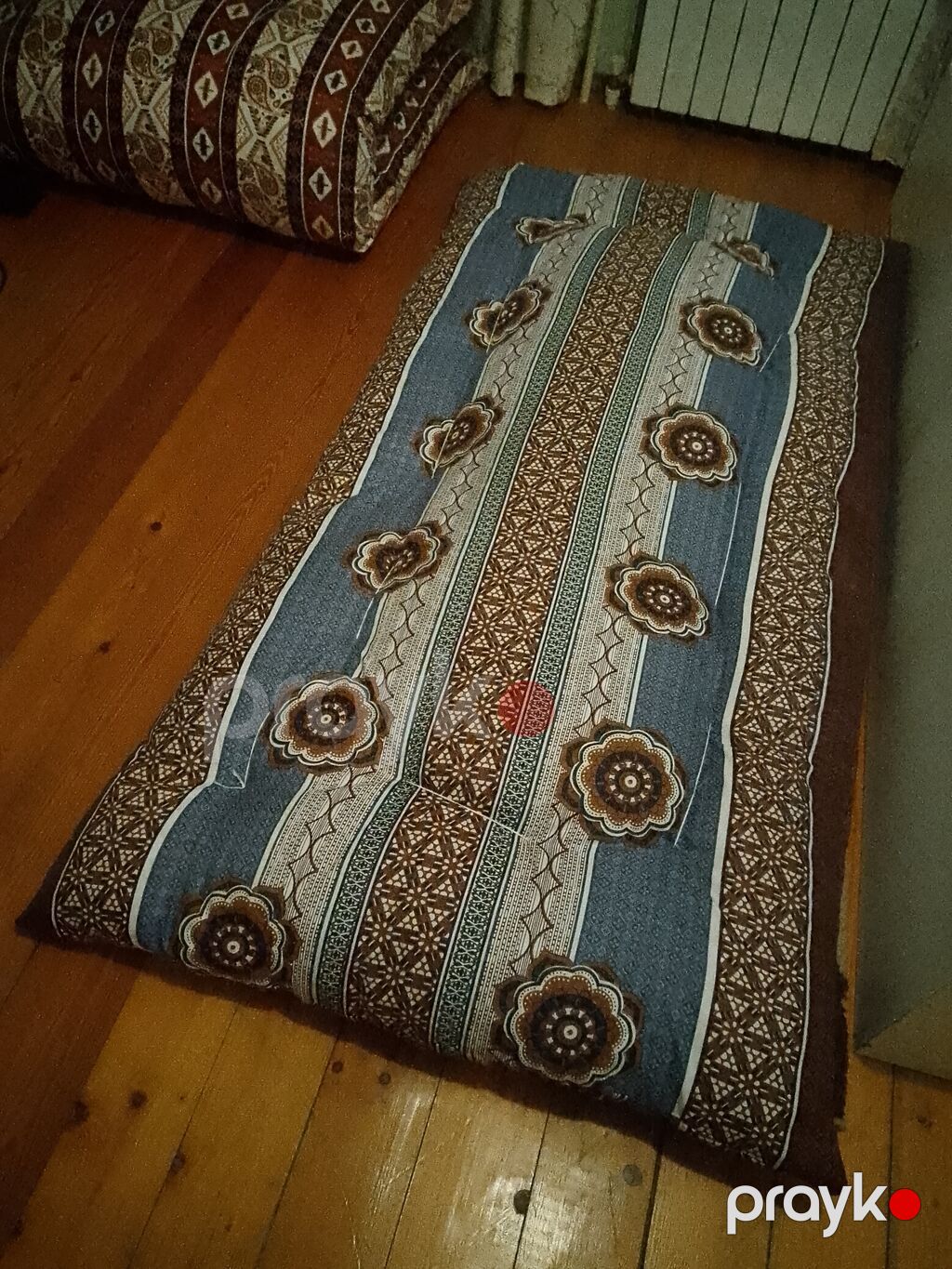 Böyüklər üçün Yeni Yun Döşək, Ünvandan götürmə — Matraslar, Masazır
