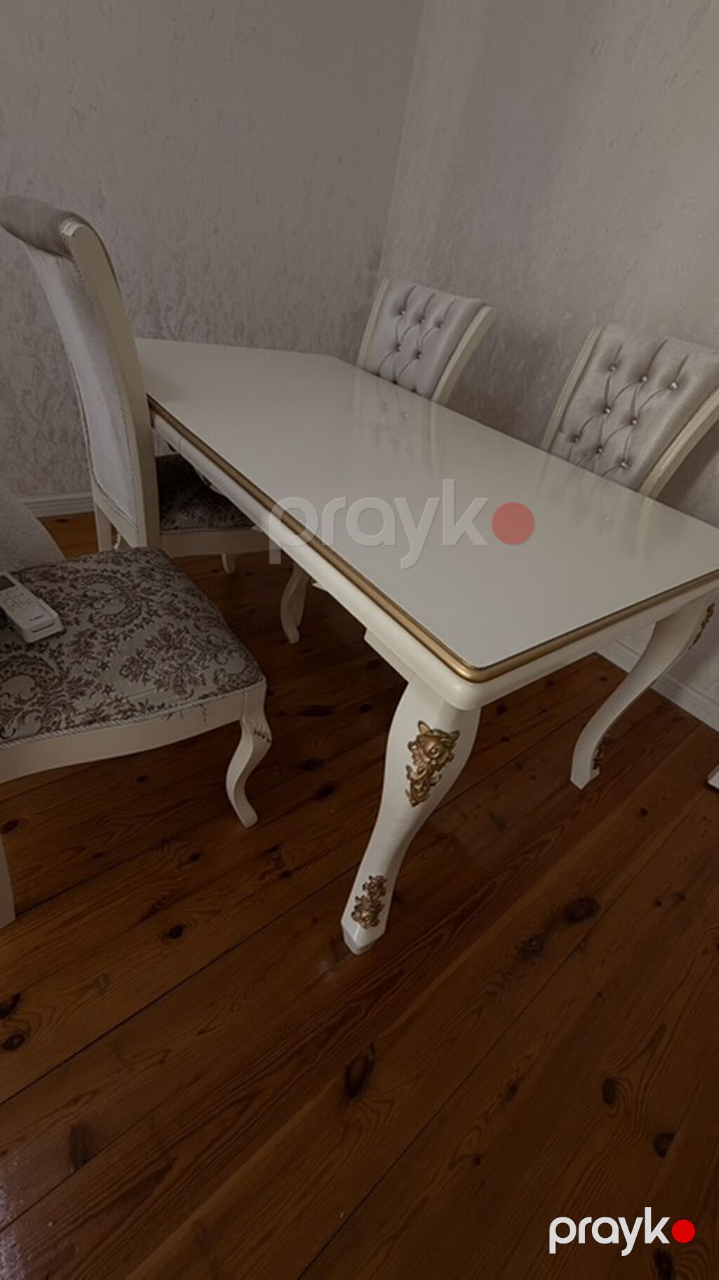 Ağ rəngli masa və 4 ədəd oturacaq Ölçülər təxmini: - Masa: uzunluq — Masalar və stullar, Bakı (5)