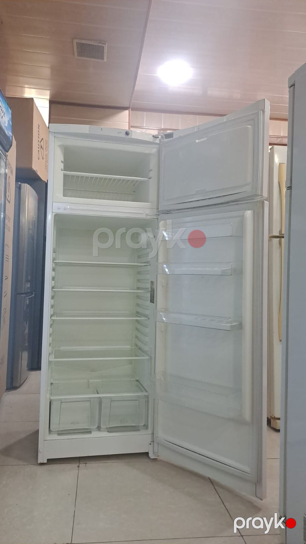 Hotpoint-Ariston iki qapılı soyuducu - Üst kamera: dondurucu bölmə — Soyuducular, Digah (2)