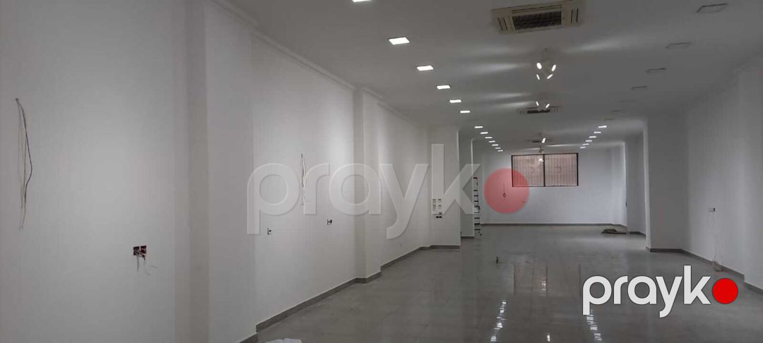 Satılır obyekt 280 m² — Əmlak, Bakı