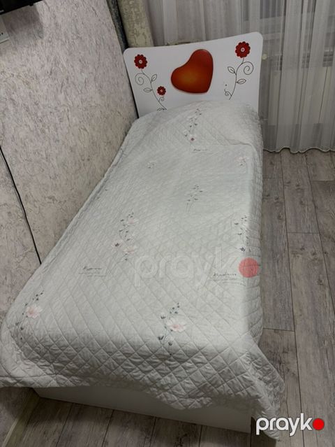 Oğlan və qız üçün, İşlənmiş, Çarpayı, Bazasız, Matras ilə, Siyirməsiz — Qobu