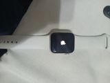 Məhsul: Apple Watch (alüminium korpus, ağ/silicondan qoşula bilən — Smart Watches