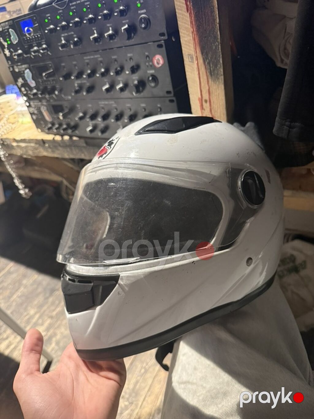 Ağ tam üzlü motosiklet dəbilqəsi - Korpus: aerodinamik formalı, sərt — Motosiklet geyimi, Bakı
