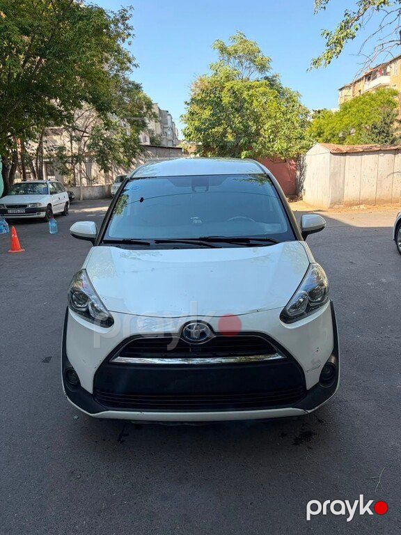 Toyota Sienta, 1.5 L, 1.3 kWh, 2016 il, 131 000 km — Avtomobillər, Bakı