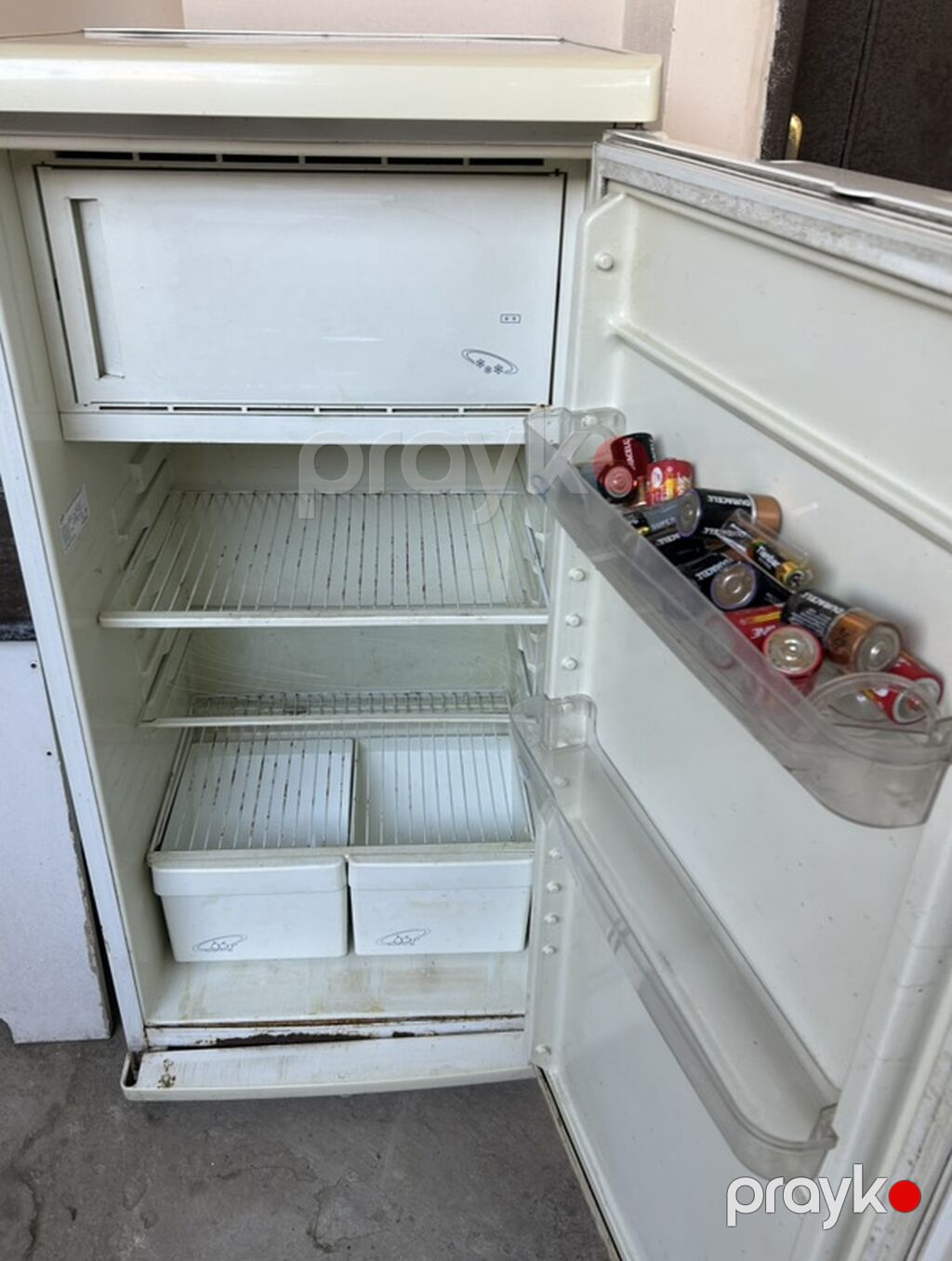 Kompakt bir kameralı məişət soyuducusu - Aşağıdan yuxarıya doğru rəf — Soyuducular, Bakı (2)