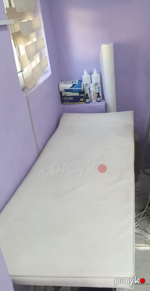 Kosmetik/medikal masaj üçün peşəkar kuşetka - Rəng: ağ - Material — Bakı