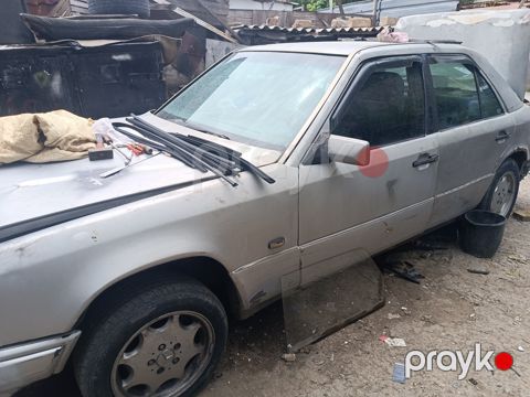Mercedes 220 ehtiyat hissələri — Bakı