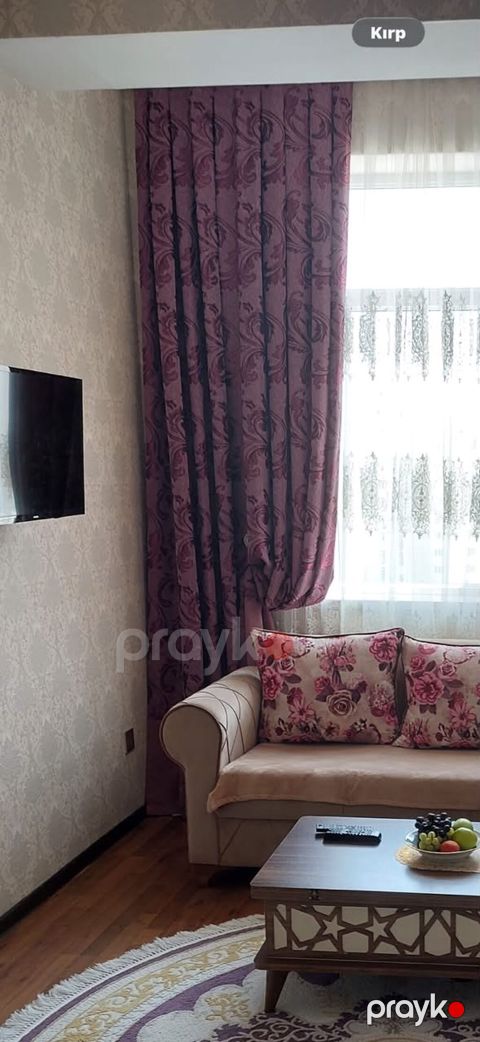 Satilir perde 2 qoldu.uzunlugu 3 metre.qiymeti 35 azn — Bakı