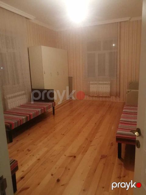 İcarəyə verilir 6 otaqlı yeni tikili 200 m²