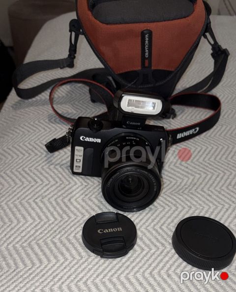 Canon EOS M fotoaparat satılır Canon EOS M fotoaparat, EF-M 18-55mm — Bakı