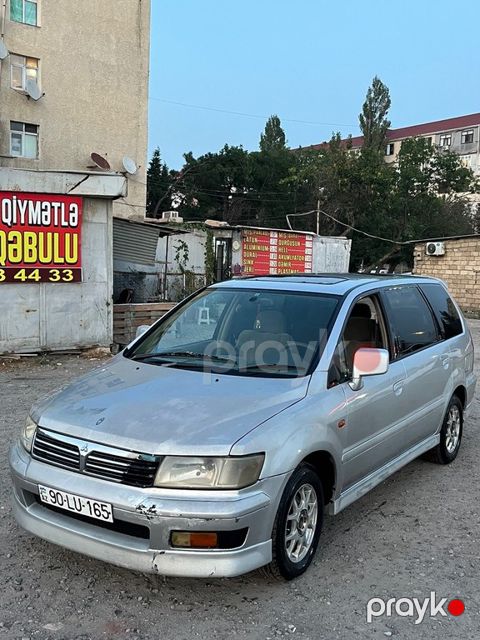 Mitsubishi Chariot Grandis, 2.4 L, 2002 il, 320 000 km — Sumqayıt