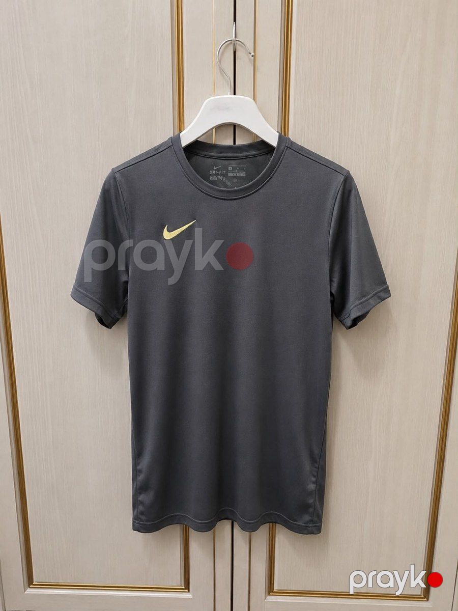 Nike Dri-FIT kişi idman köynəyi — Geyim, ayakkabı, aksesuarlar, Bakı
